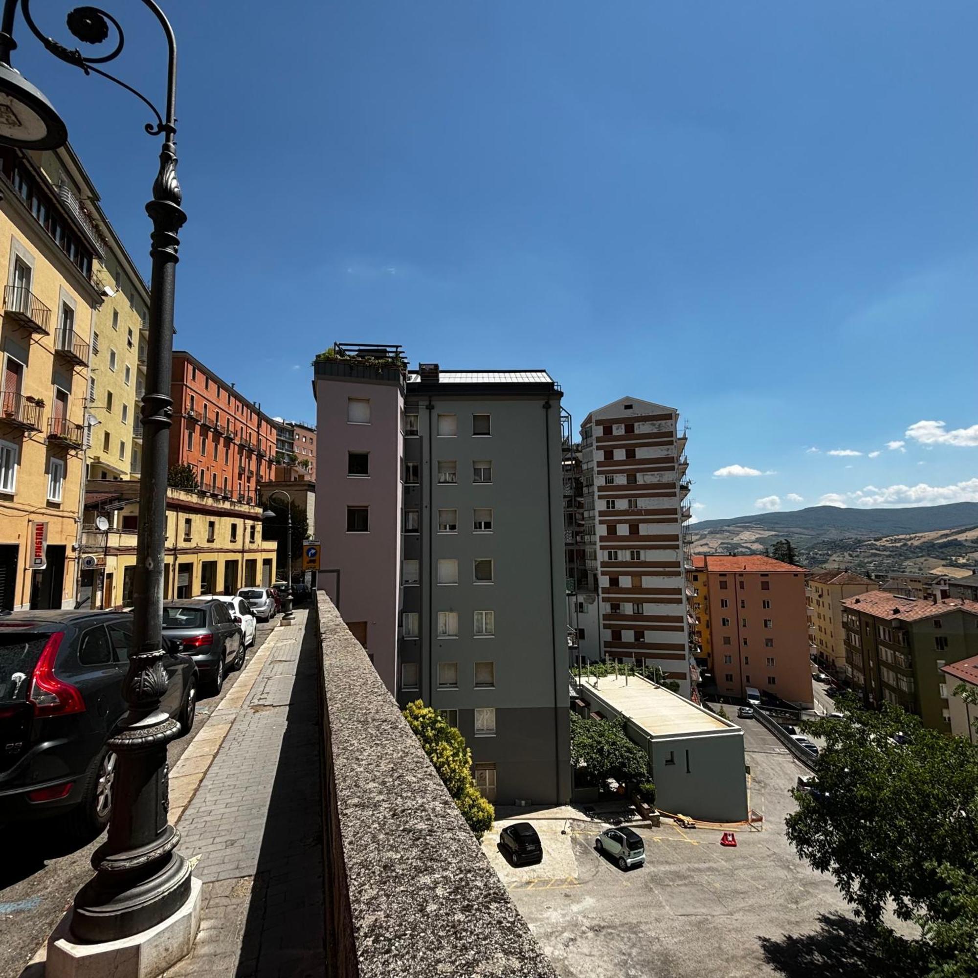 Essential Room & Parking In Centro Citta Con Parcheggio Privato E Wifi Potenza Exterior photo